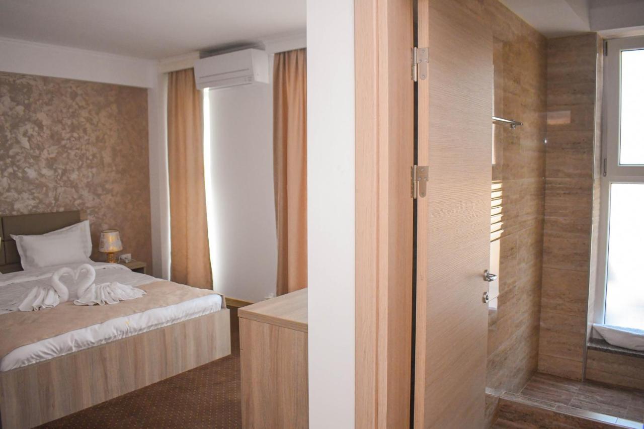 Casa Topaz Mamaia Nord นาโวดาริ ภายนอก รูปภาพ
